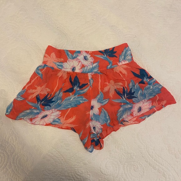 Floral flowy shorts - Picture 2 of 3